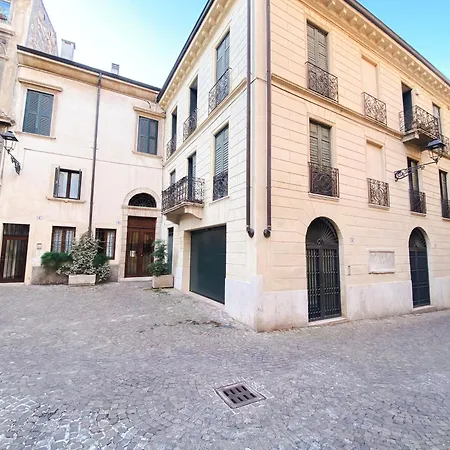 Apartment Santacecilia *